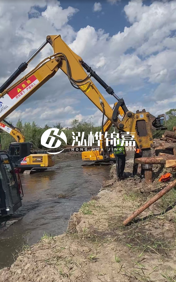 重慶打松木樁專業施工隊-4米松木桿小頭十公分多少錢?