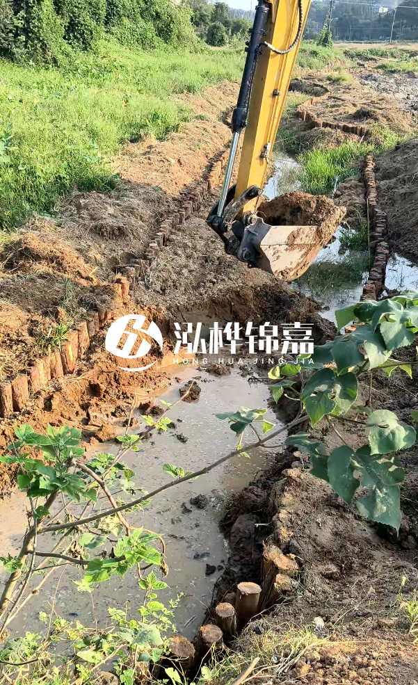 臨沂河道清淤專業(yè)施工-河道清淤后水質(zhì)會(huì)有明顯改善嗎?