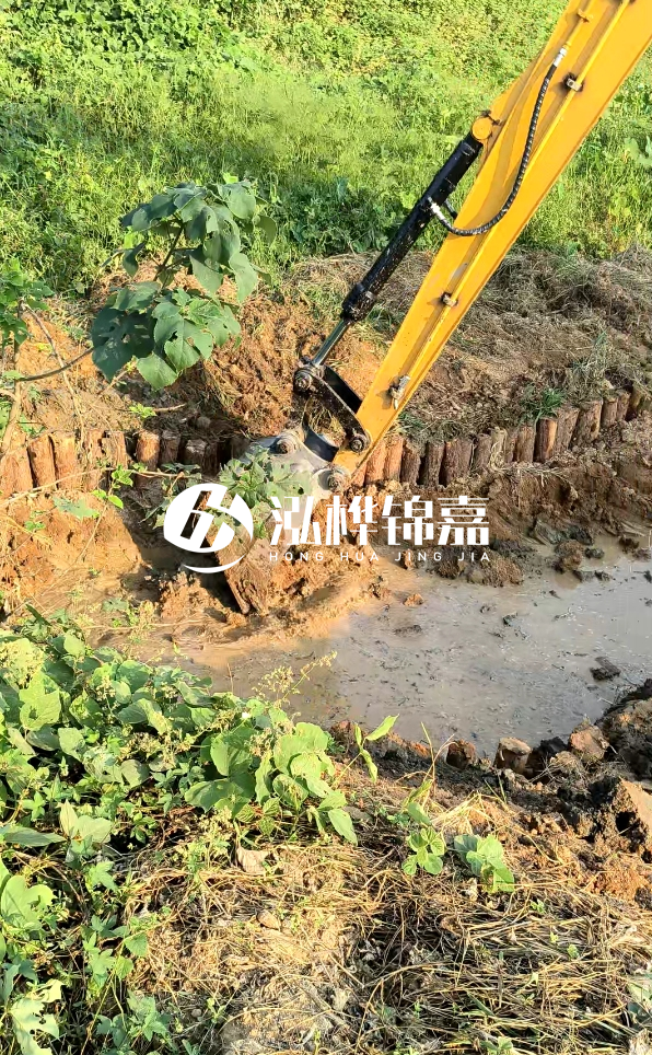 德州河道清淤專業(yè)施工-打完松木樁后為何需要立即清理淤泥?